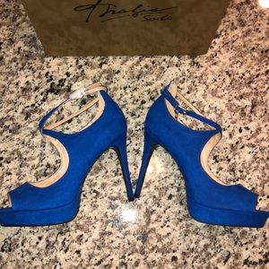 ❗️LAST CHANCE❗️Platform Heels- Cobalt Blue